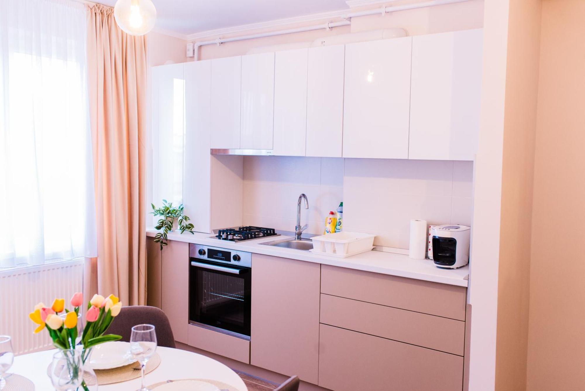 Central White Apartment ساتو ماري المظهر الخارجي الصورة