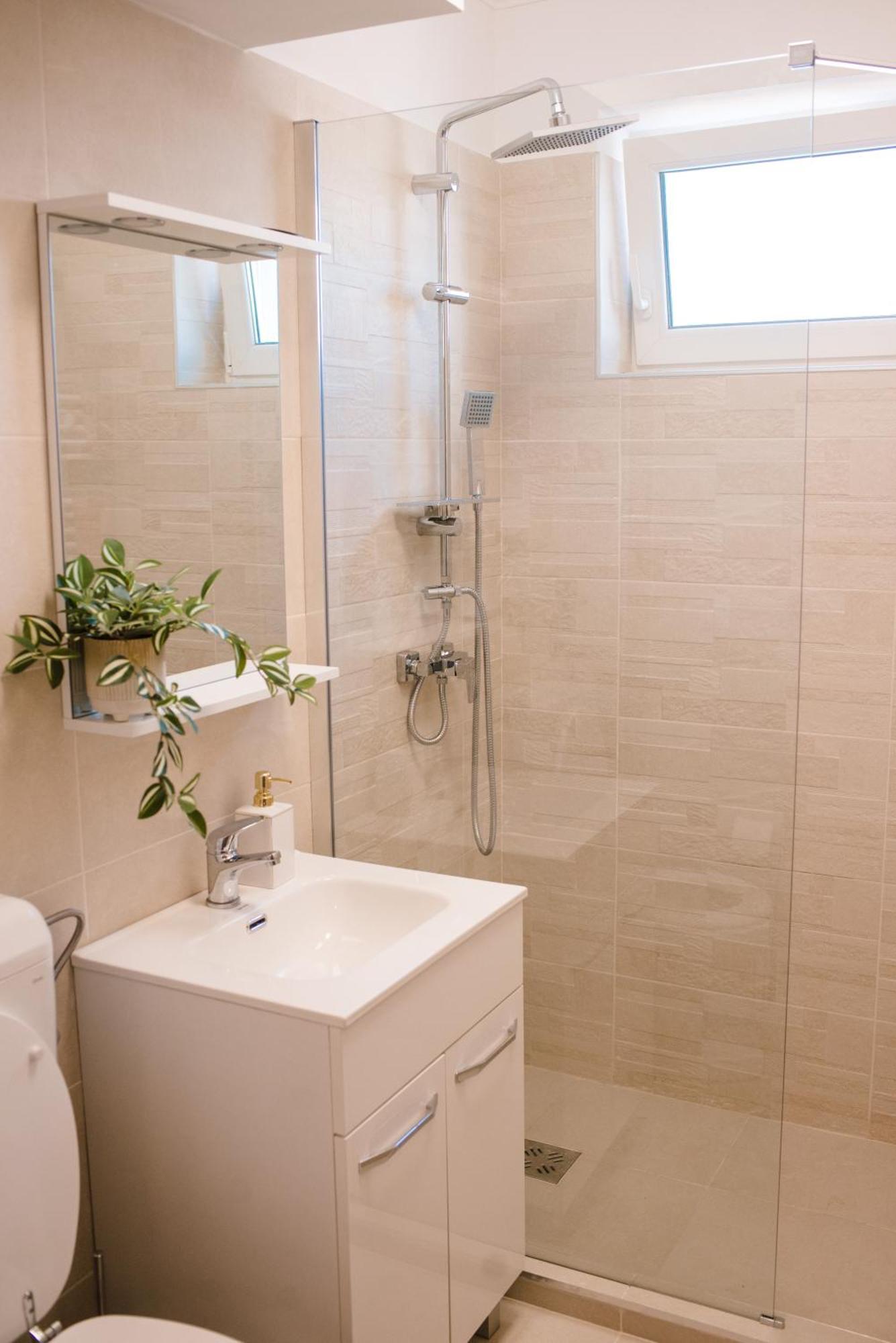 Central White Apartment ساتو ماري المظهر الخارجي الصورة